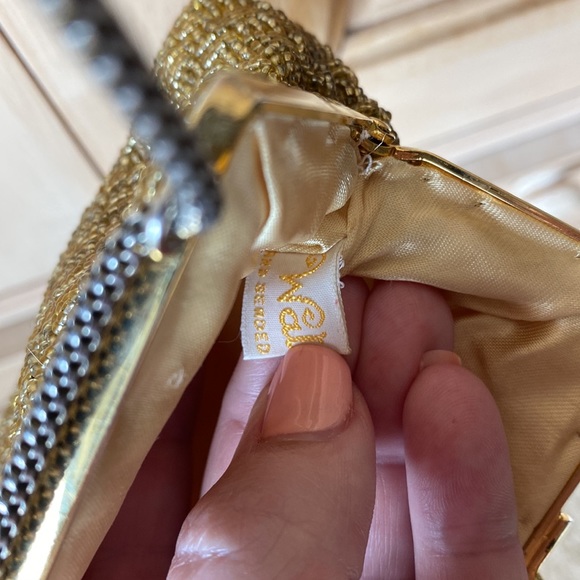 Beautiful Vintage Beaded & Embroidered Walborg Purse with twist snap closure - Picture 5 of 6